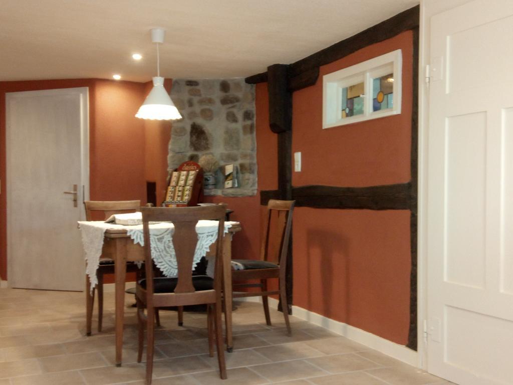 Gemuetliche Gaestezimmer In Einem Neu Sanierten Fachwerkhaus Sachsenheim Ngoại thất bức ảnh
